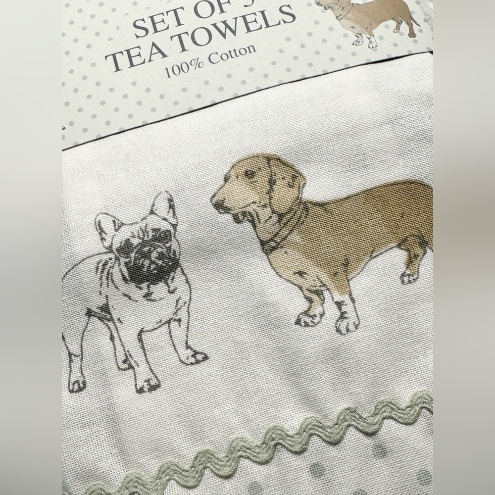 New Dog Theme Kitchen Tea Towels Set of 3 - Dachshund, Pug, Bulldog, Beagle - Picture 4 of 8
